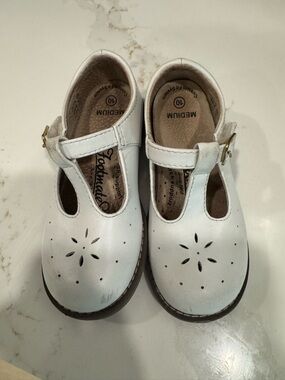 FootMates White T-Strap Floral Cutout Girls Dress Shoes